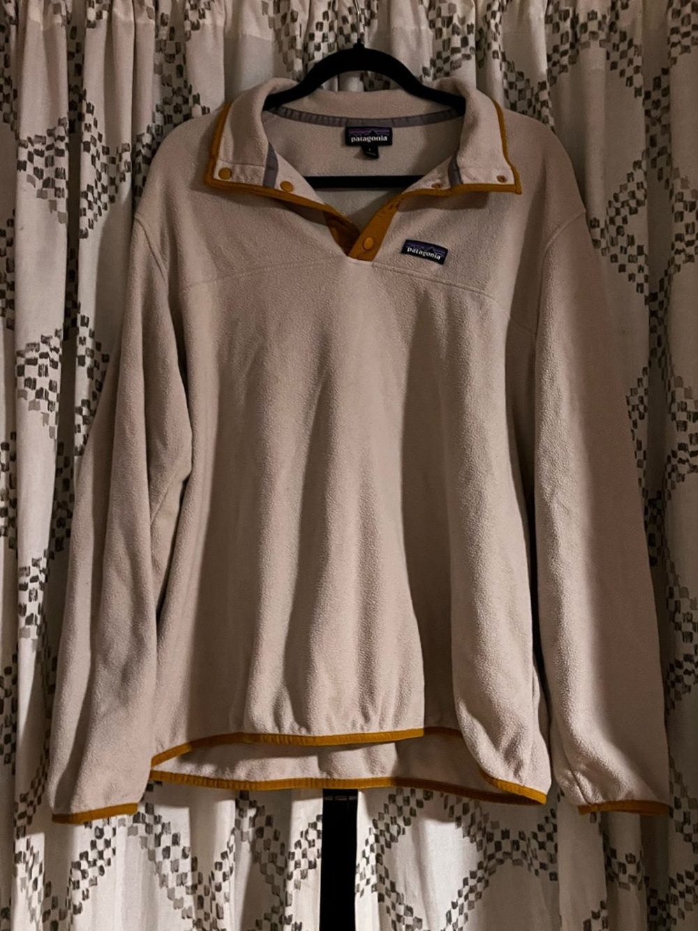 Patagonia Cream Fleece Jacket with Multicolor Logo